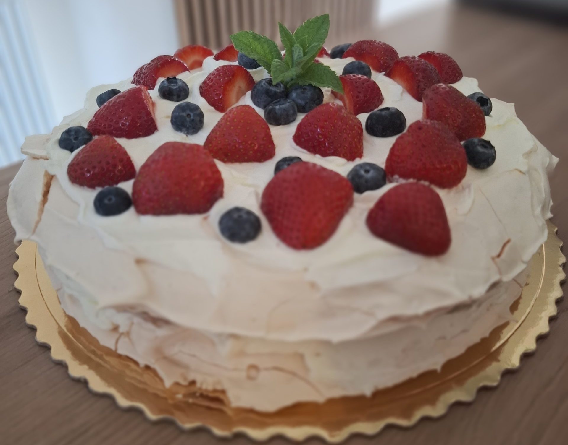 Tort bezowy - zdjęcie